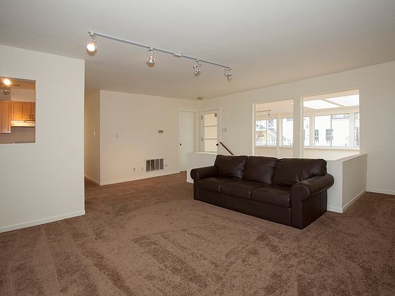 2nd image of 53 Vine Ave