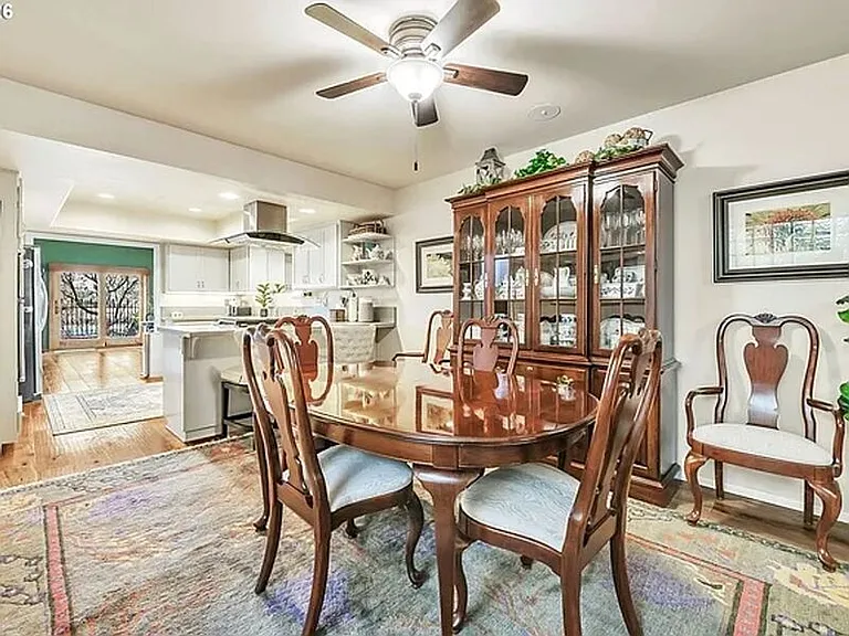 574 Wimbledon Ct — Photo 12