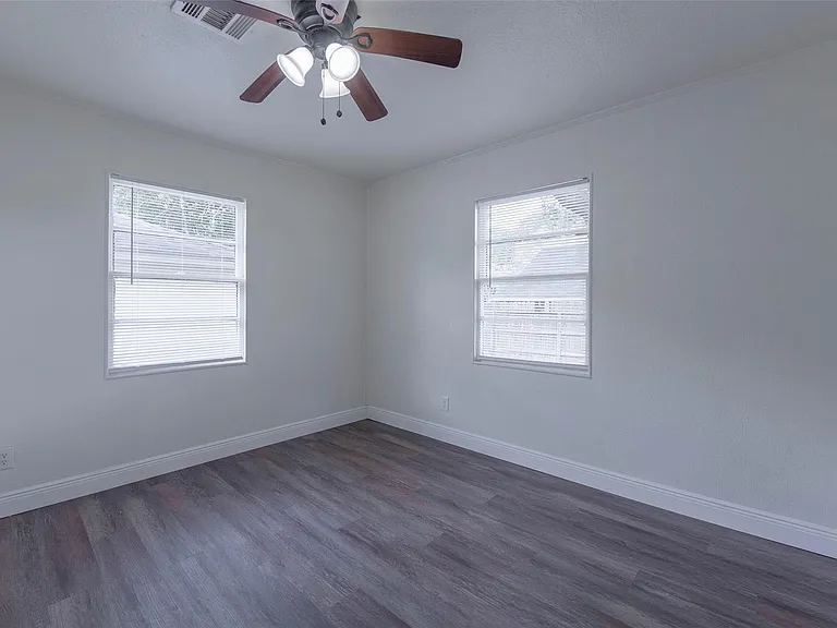 5206 Avenue M — Photo 22
