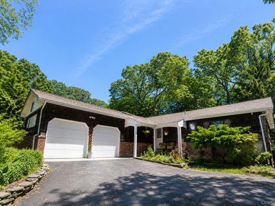 10 Camelot Lane, East Setauket, NY, 11733