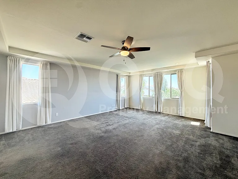 22933 E Silver Creek Ln — Photo 9