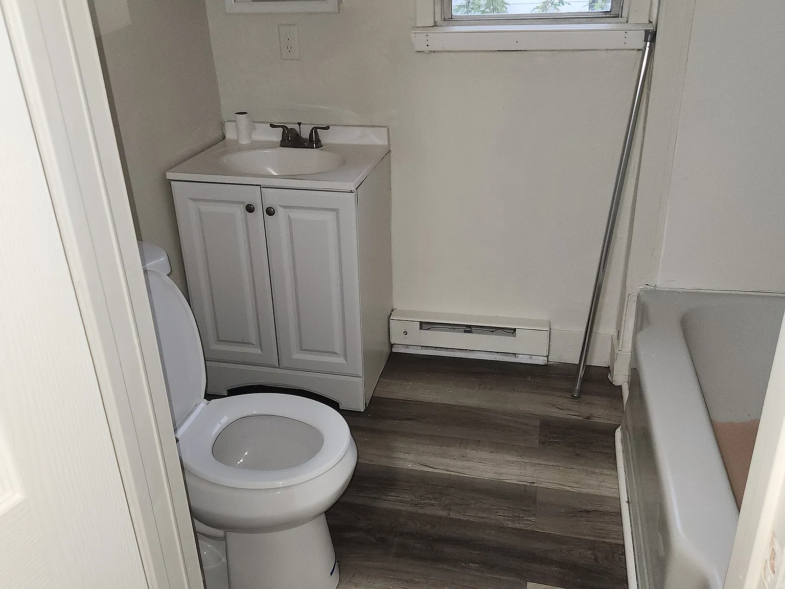 6 bed, 1900 sqft, $1,700 — Photo 4