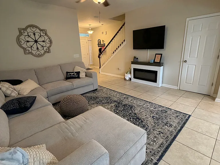 53 Nelson Ln — Photo 5
