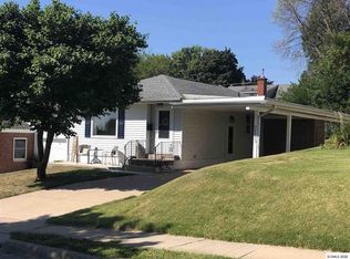 2185 Broadlawn Rd, Dubuque, IA 52001