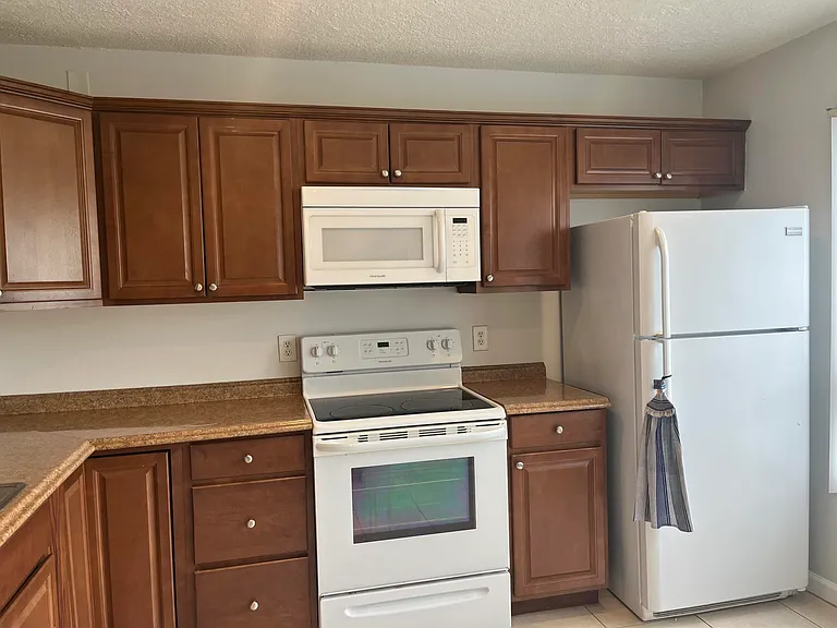 796 Hill Dr #A — Photo 4