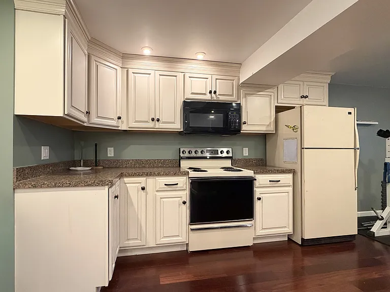 951 Daniel Dr — Photo 14
