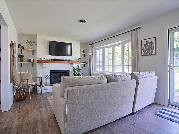 5th image of 2478 E Aragon Ave