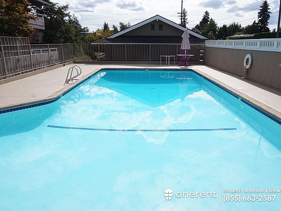 4th image of 970 100th Ave NE APT 53