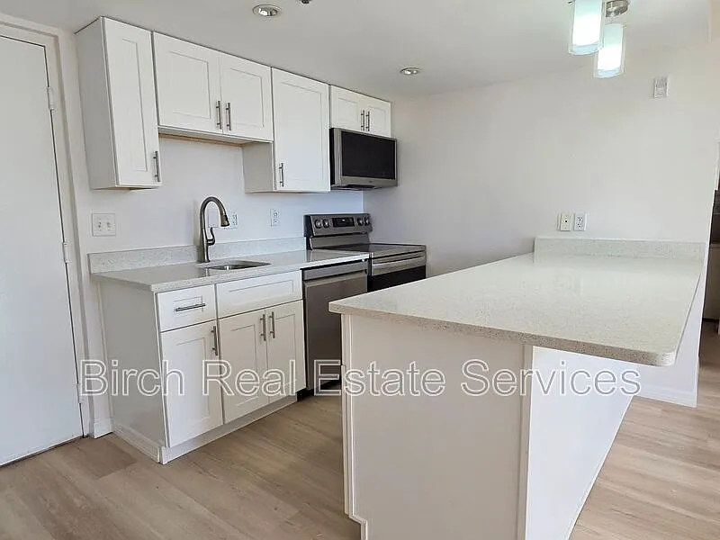 2 bed, 2.0 bath, 912 sqft, $1,850 — Photo 2