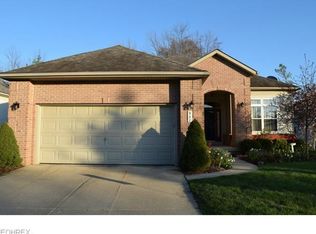 532 Deer Path Ln, Northfield, OH 44067