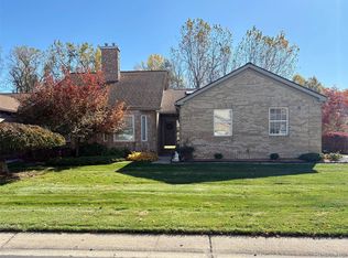 324 Cherry Hill Pointe Dr #27, Canton, MI 48187