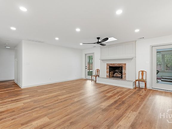 4th image of 105 Carlton Road