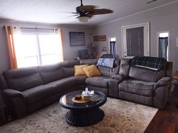 3rd image of 306 Blue Beard Dr