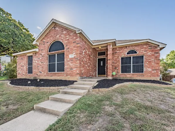 3404 Cummings Dr, Bedford, TX 76021