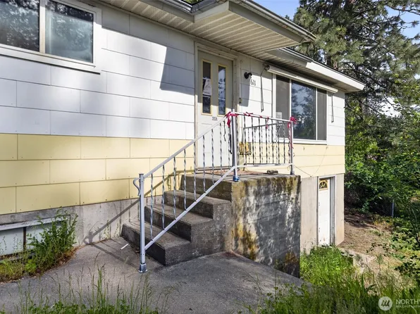 611 S Farr Rd, Spokane, WA 99206
