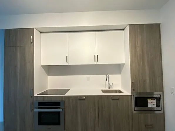 88 Queen St E, Toronto, ON