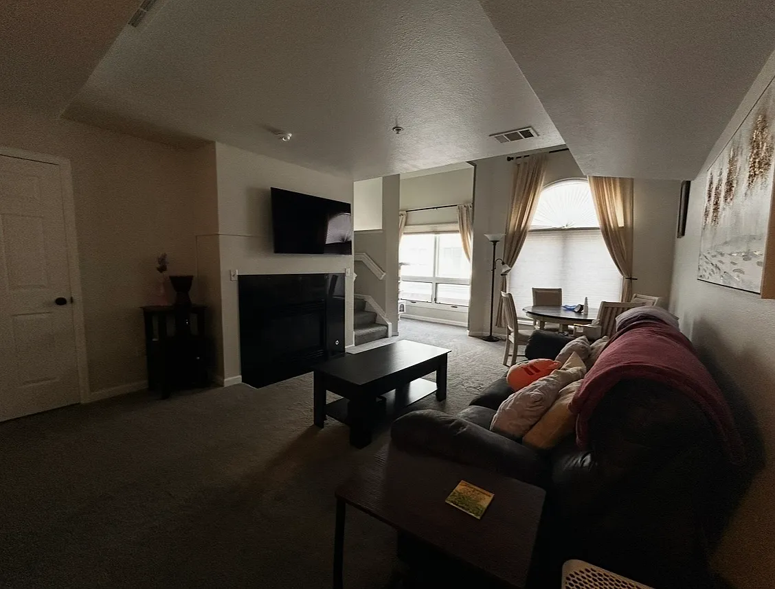 1 bed, 953 sqft, $2,000 — Photo 1