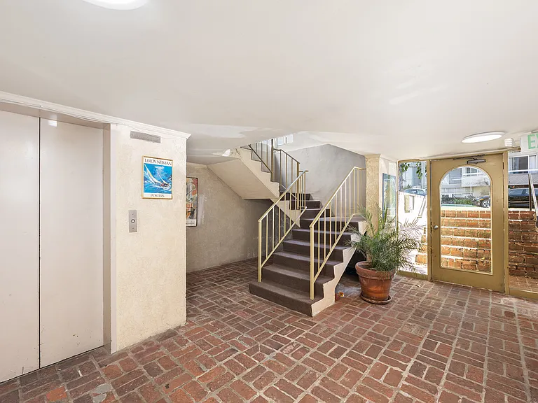 11661 Goshen Ave #104 — Photo 34
