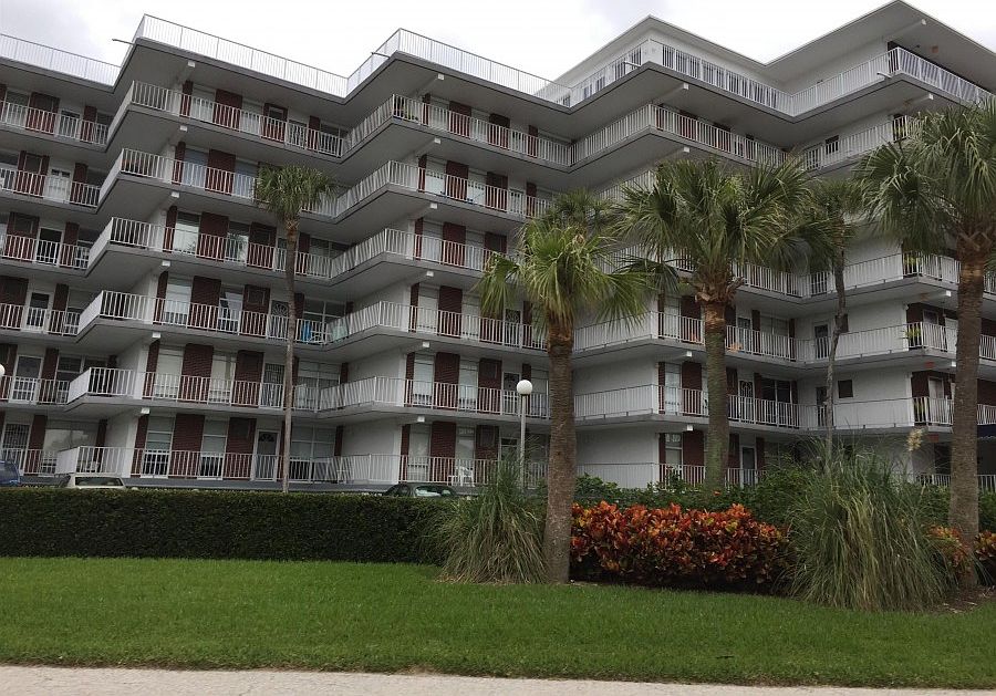 1st image of 935 E Causeway Blvd