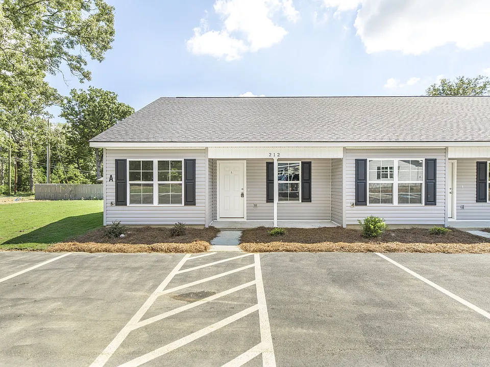 212A Tabor Dr #1