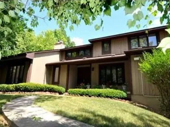 3595 Fox Hunt Dr, Ann Arbor, MI 48105