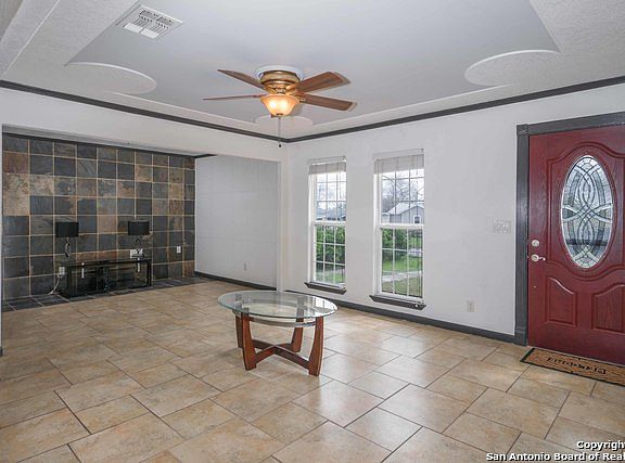 3rd image of 219 Waugh St