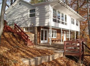 1 Lakeview Place Ext, Middlefield, CT 06455