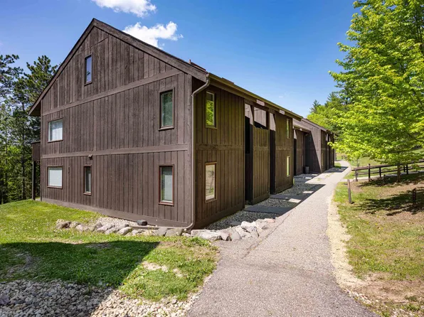 8 Juniper Trl, Wisconsin Dells, WI 53965