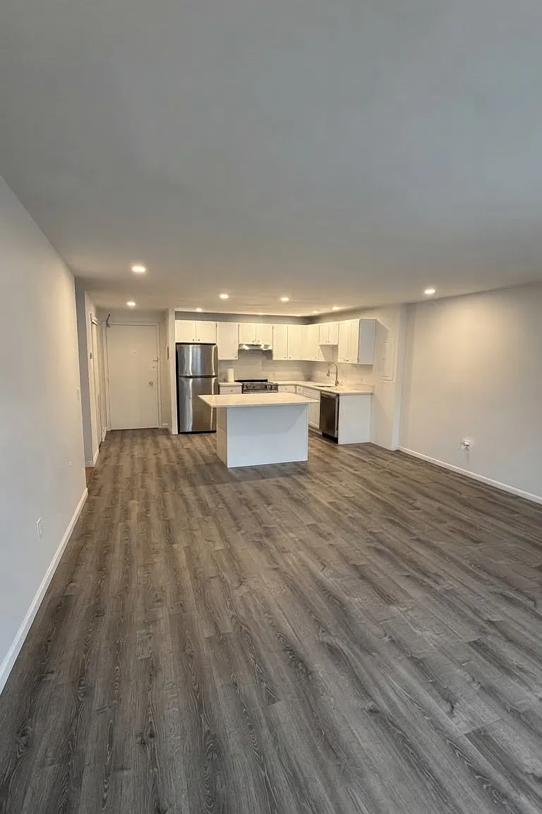 1 bed, 767 sqft, $2,400 — Photo 3