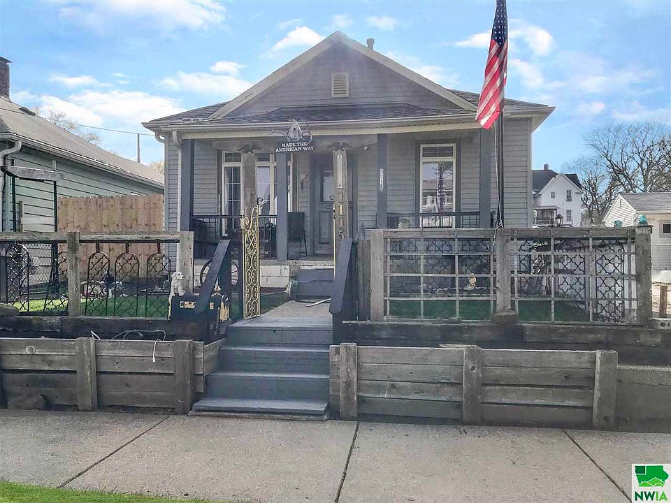 1st image of 1115 Virginia St