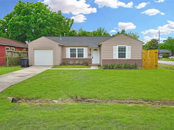 10209 Cathedral Dr, Houston, TX 77051