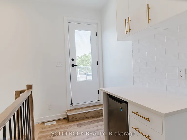 845 Champlain St #9 — Photo 17