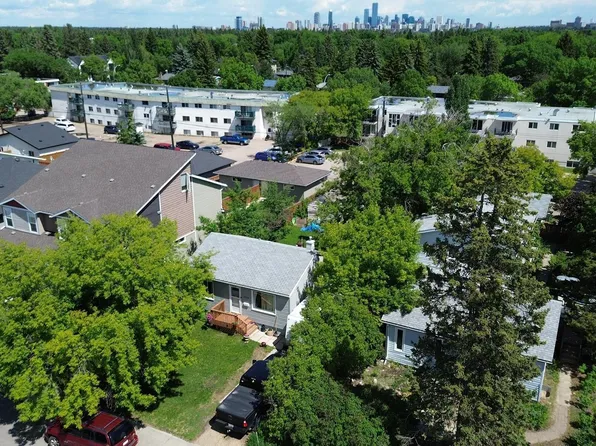 9209 150th St NW, Edmonton, AB T5R 1G4