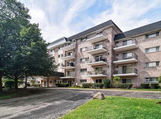 1000 S Lorraine Rd APT 504, Wheaton, IL 60189