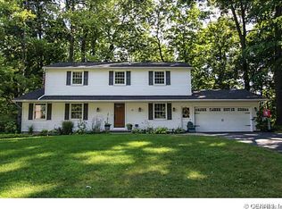 10 Burncoat Way, Pittsford, NY 14534