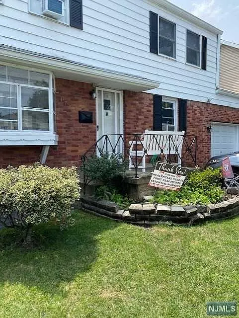 2 bed, $2,200 — Photo 2