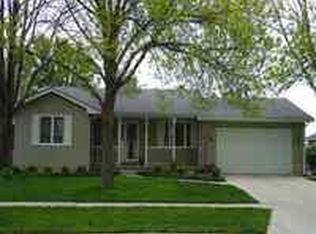 953 Lynda Rd, Waterloo, IA 50701