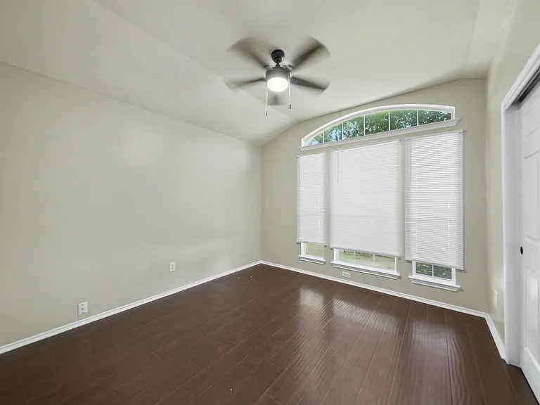 4502 Golden Gate Dr — Photo 12