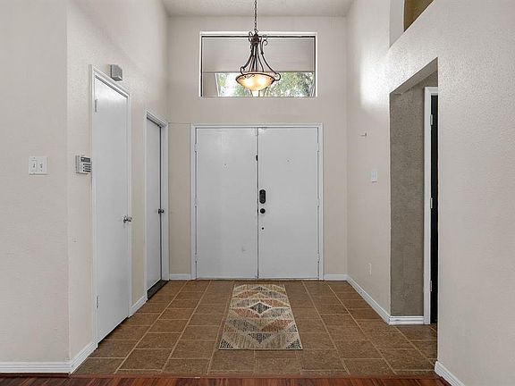 4th image of 1046 Margate Dr