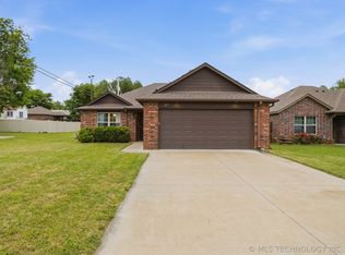 217 E Bryan Ave, Sapulpa, OK 74066