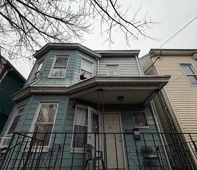 19 Piercy St #3A — Photo 1
