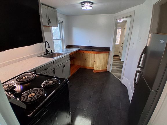 3rd image of 25 Bennington Rd #2