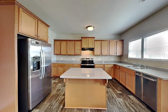 807 Dantzler Ct — Photo 8