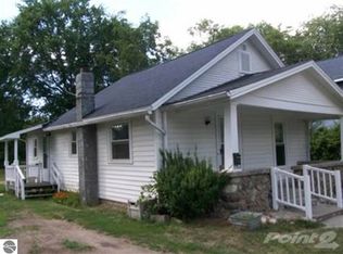 422 Rockingham Ave, Alma, MI 48801