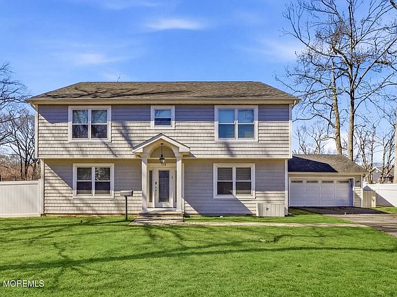 4th image of 232 Woodcrest Road