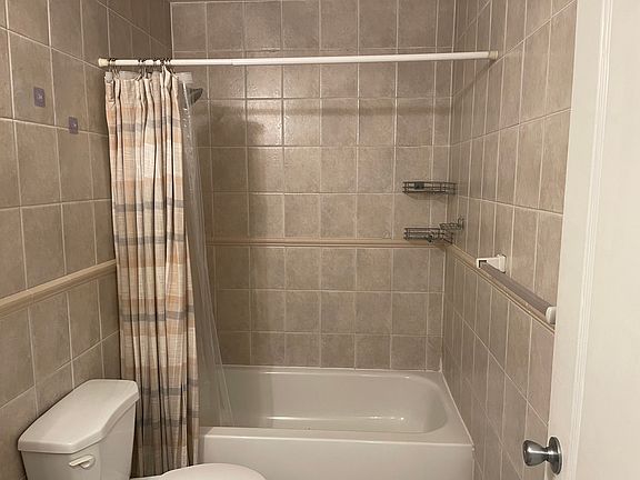 5th image of 20-20 Steinway St #2