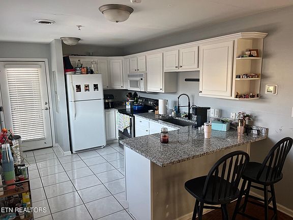 4th image of 1611 Queen Anne Way