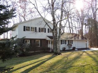 319 Ridgefield Rd, Endicott, NY 13760