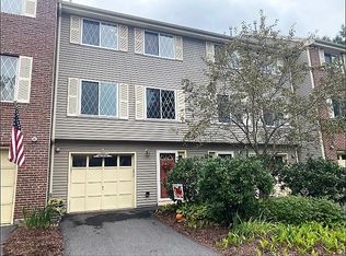4 Burberry Ct, Merrimack, NH 03054