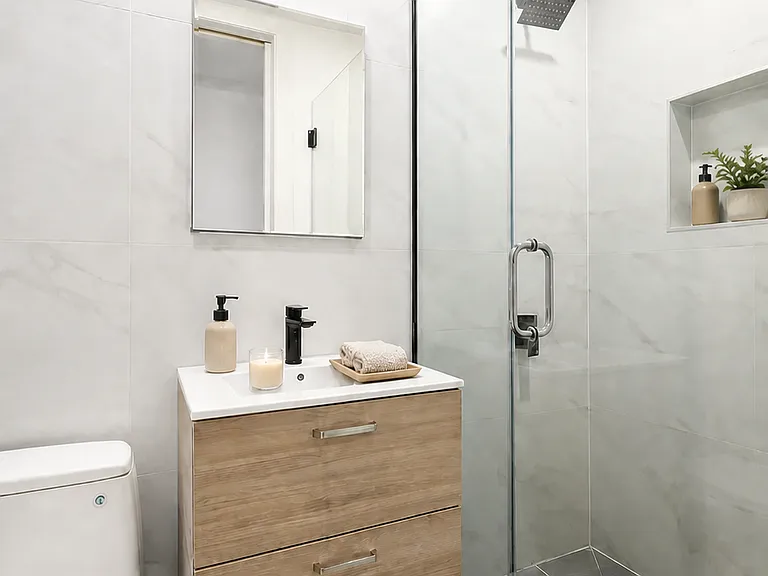 476 Humboldt St #2R — Photo 7